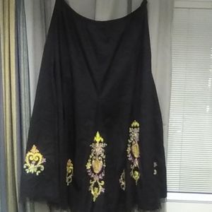 Designer NYGARD Collection embroidered sleek skirt